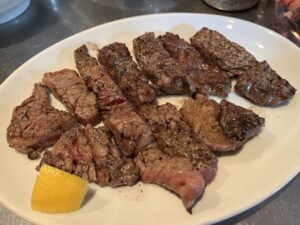 美味しいリブロースステーキ